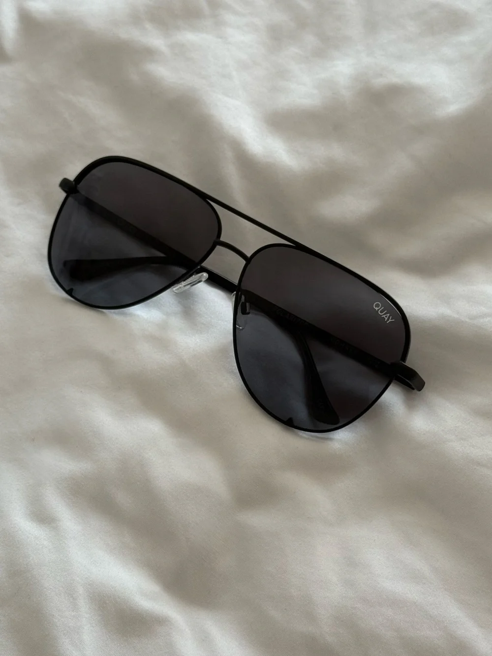 QUAY Australia High Key 1212 Aviator Polarized Sunglasses - Black / Smoke
